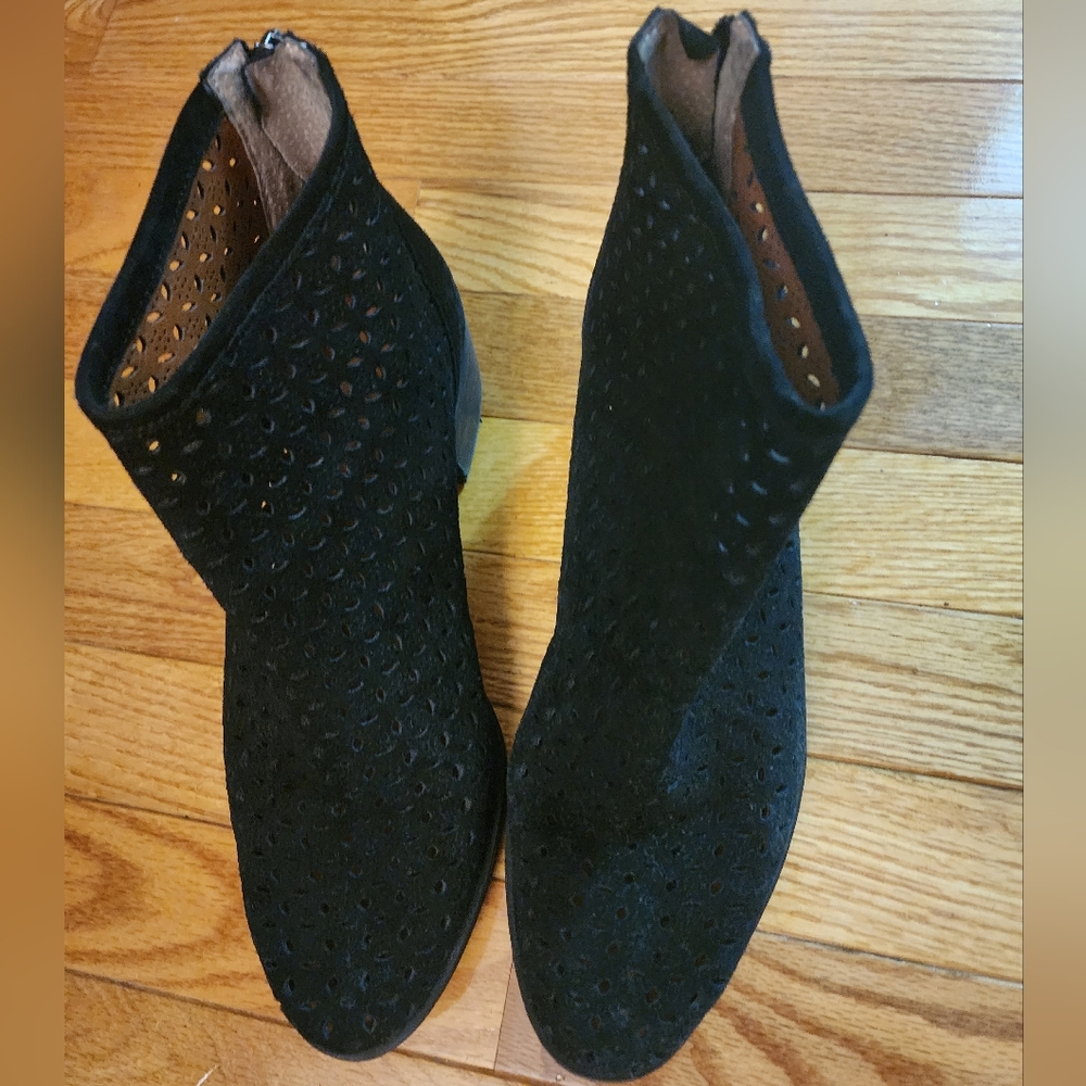Lucky Brand  Ankle Booties